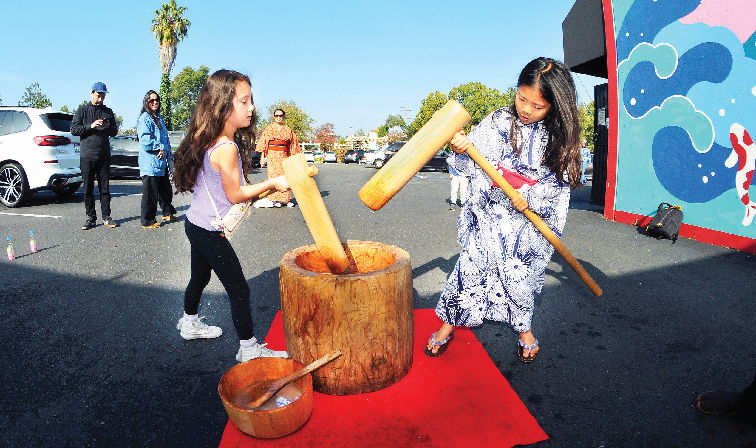Sharing the Joy of Mochi Making - Rafu Shimpo